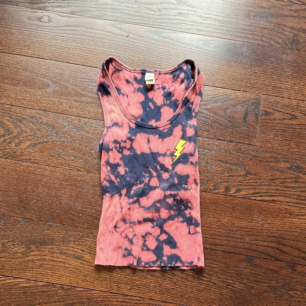 Stylish Tie-Dye Tank Top with Lightning Bolt - Picture 1 of 3